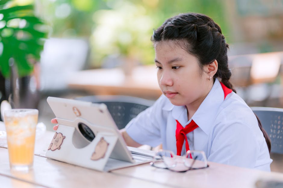 Brazilian student engaging in an online AI course on a tablet with a city skyline in the background
