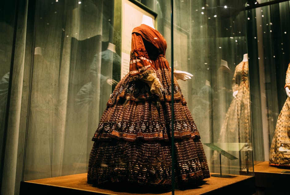 fashion history exhibition museum