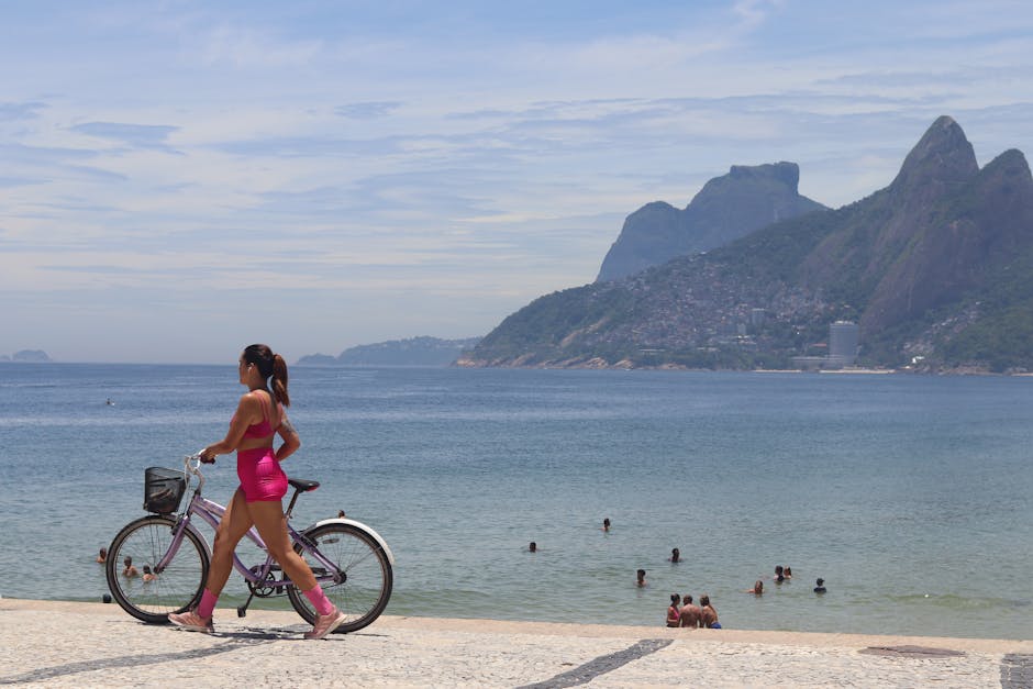 People exercising in Rio de Janeiro park