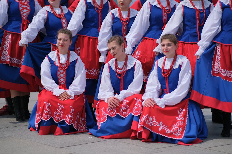 Ukrainian women in folk costumes